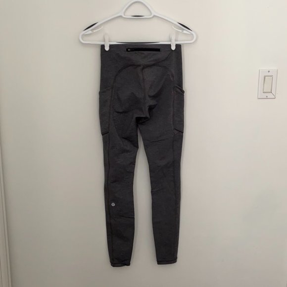 Lululemon - training leggings with pockets - size 2 - Picture 2 of 2